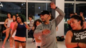 Un gimnasio pone en movimiento a La Mariscal desde las cinco de la mañana