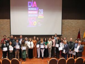 U. Central, la primera Institución Superior en recibir el Certificado de Obtentor de las variedades vegetales de maíz