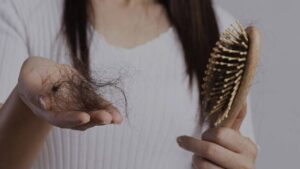 Cómo contrarrestar la caída de cabello después del embarazo