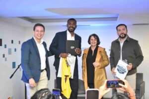 Frickson Erazo compartió su experiencia sobre liderazgo, educación y reinvención profesional
