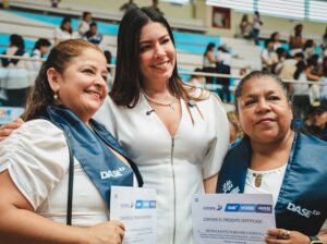 Más de 2.200 nuevos emprendedores reciben certificados de capacitación