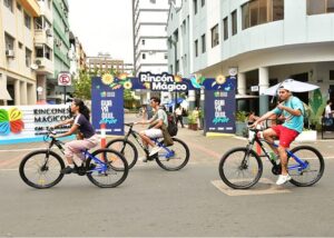 Los ciclistas se toman las calles de Guayaquil