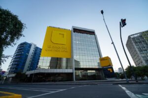 Empresas del Ecuador se visten de amarillo para apoyar a la Selección Ecuatoriana de Fútbol