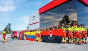 Bomberos Quito se despliega a Venezuela con 47 rescatistas y dos canes