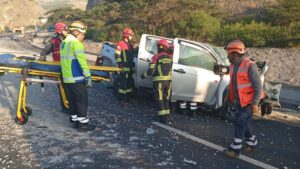 Bomberos de Quito atiende siniestro de tránsito en la Panamericana Norte que dejó un fallecido
