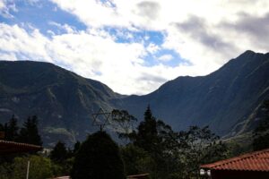 Descubra la fascinate experiencia de acampar en el cráter del volcán Pululahua