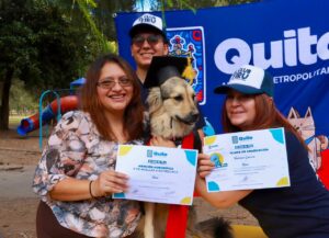 Escuela de Educación Canina de la UBA graduó a 30 perros