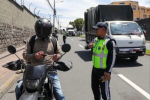 En Quito se refuerza el control a motocicletas
