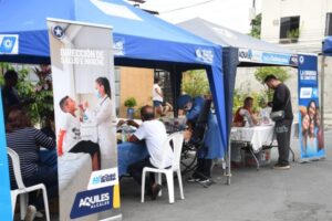 Feria acercó servicios municipales a familias guayaquileñas