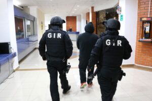 Operativos liberan a cuatro víctimas y aprehende a 33 personas